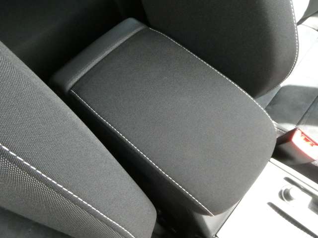 フォルクスワーゲン ゴルフ ＴＳＩ　ハイライン H26年 (関東) 99