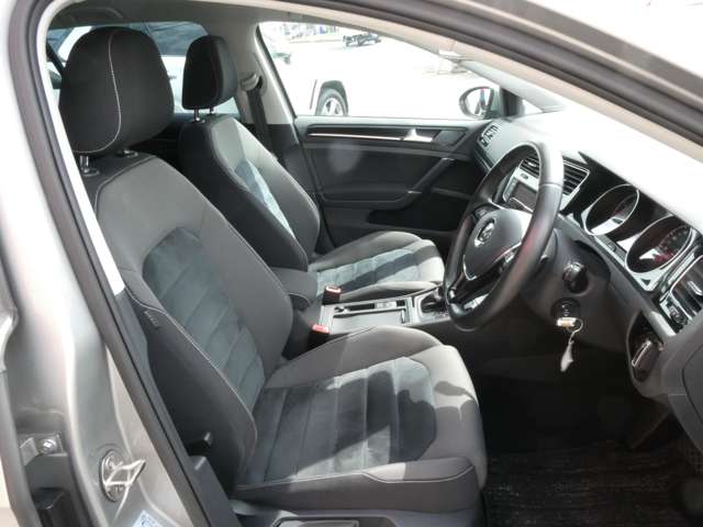 フォルクスワーゲン ゴルフ ＴＳＩ　ハイライン H26年 (関東) 99