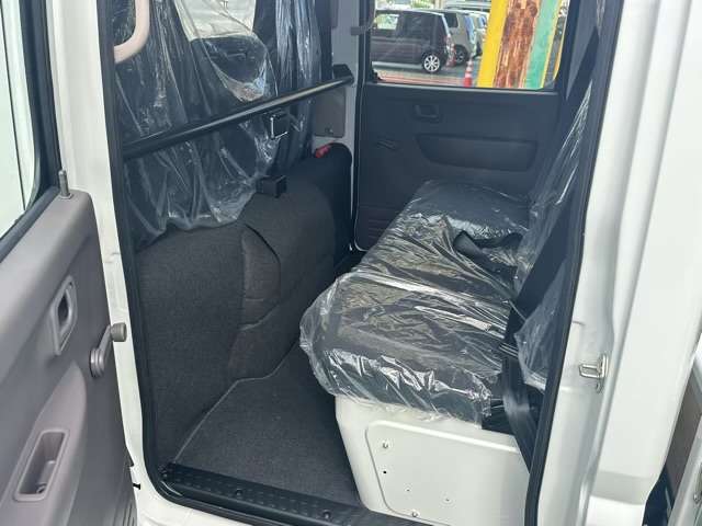 三菱フソウ キャンター ３．０ ダブルキャブ 全低床 ディーゼルターボ R7年 (東海) 99