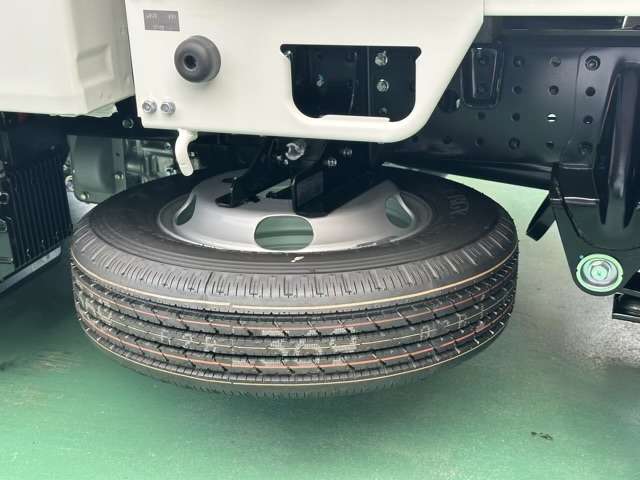 三菱フソウ キャンター ３．０ ダブルキャブ 全低床 ディーゼルターボ R7年 (東海) 99