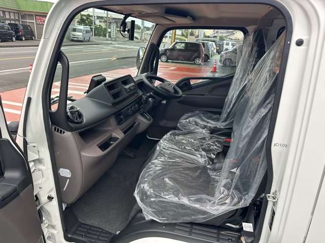 三菱フソウ キャンター ３．０ ダブルキャブ 全低床 ディーゼルターボ R7年 (東海) 99