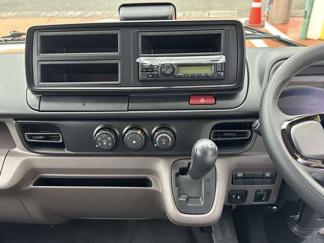 三菱フソウ キャンター ３．０ ダブルキャブ 全低床 ディーゼルターボ R7年 (東海) 99