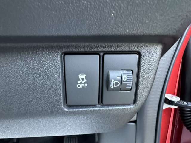 ホンダ Ｎ　ＢＯＸ カスタム ６６０ コーディネートスタイル ２トーン R6年 (東海) 99