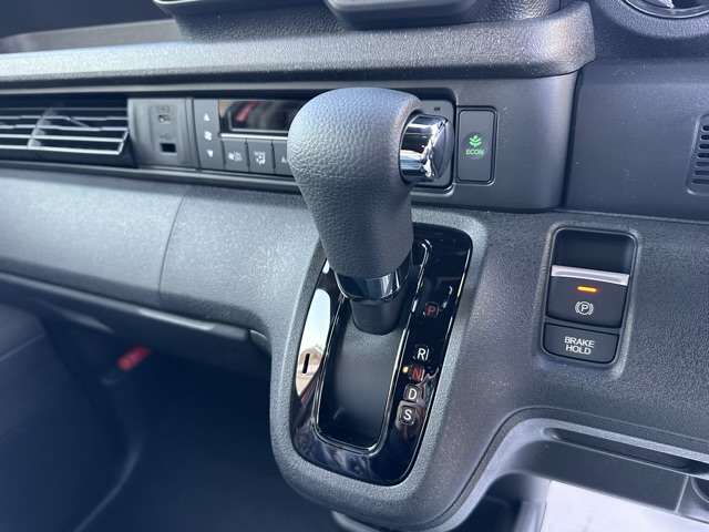 ホンダ Ｎ　ＢＯＸ カスタム ６６０ コーディネートスタイル ２トーン R6年 (東海) 99