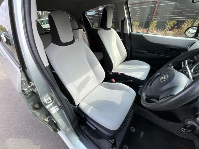 トヨタ ヴィッツ １．０ Ｆ H25年 (九州・沖縄) 99