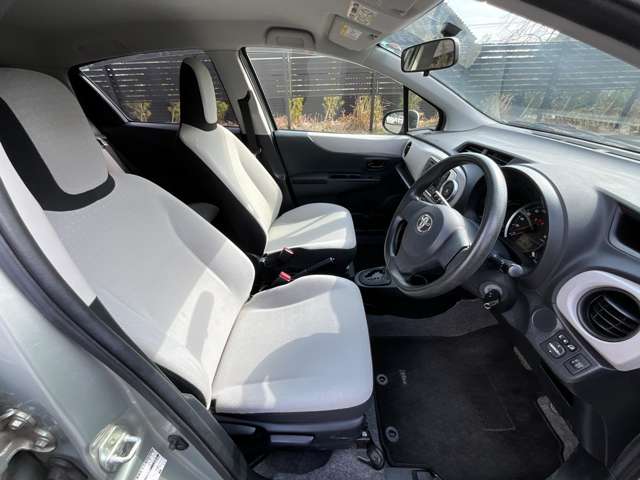 トヨタ ヴィッツ １．０ Ｆ H25年 (九州・沖縄) 99