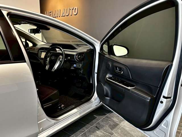 トヨタ アクア １．５ Ｇ H28年 (近畿) 99