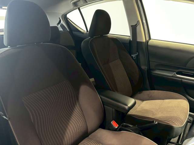 トヨタ アクア １．５ Ｇ H28年 (近畿) 99