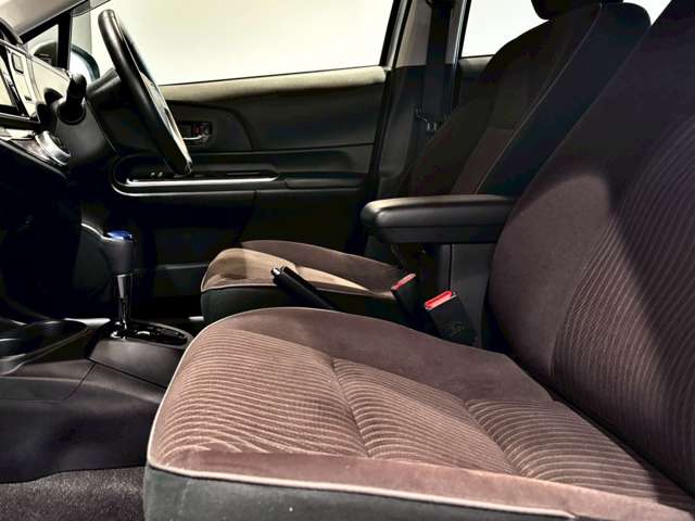 トヨタ アクア １．５ Ｇ H28年 (近畿) 99