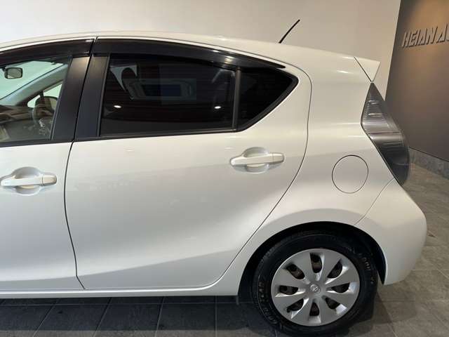 トヨタ アクア １．５ Ｓ H25年 (近畿) 99