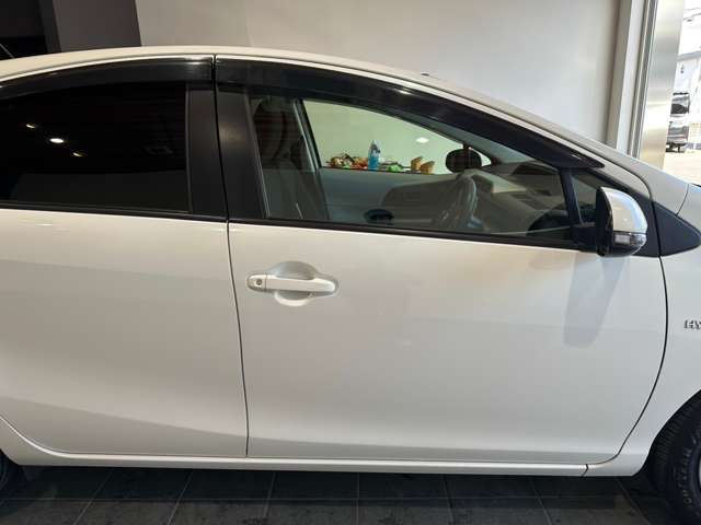 トヨタ アクア １．５ Ｓ H25年 (近畿) 99