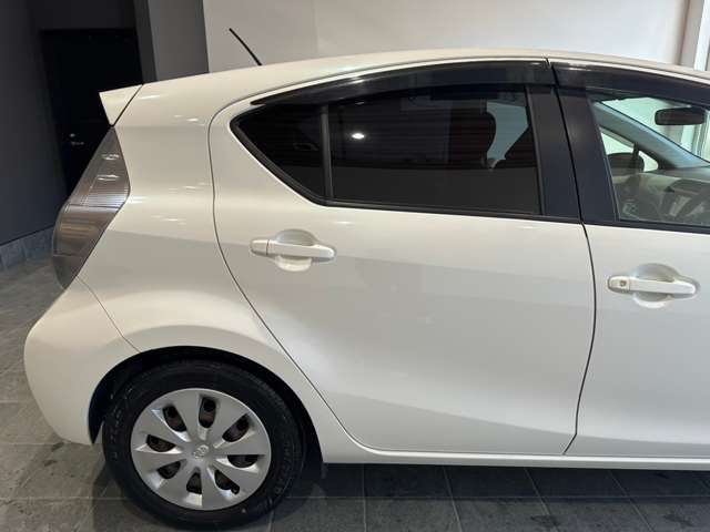 トヨタ アクア １．５ Ｓ H25年 (近畿) 99