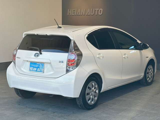 トヨタ アクア １．５ Ｓ H25年 (近畿) 99