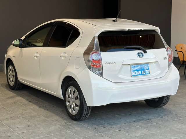 トヨタ アクア １．５ Ｓ H25年 (近畿) 99