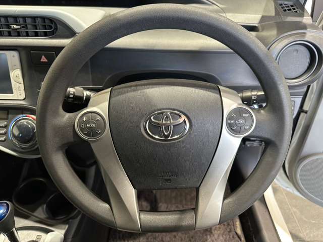 トヨタ アクア １．５ Ｓ H25年 (近畿) 99