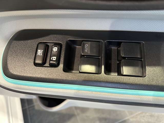 トヨタ アクア １．５ Ｓ H25年 (近畿) 99