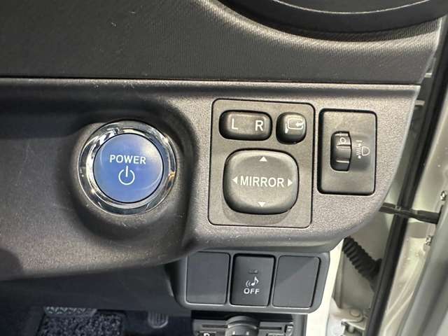 トヨタ アクア １．５ Ｓ H25年 (近畿) 99