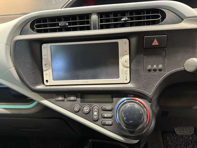 トヨタ アクア １．５ Ｓ H25年 (近畿) 99