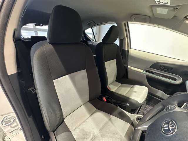 トヨタ アクア １．５ Ｓ H25年 (近畿) 99