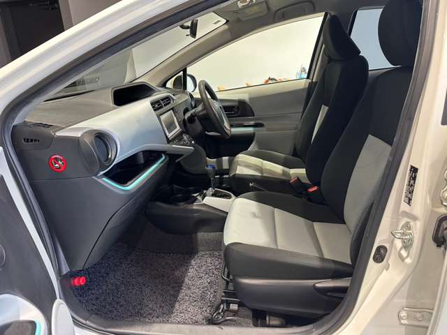 トヨタ アクア １．５ Ｓ H25年 (近畿) 99