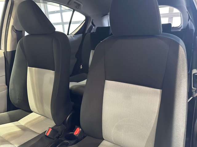 トヨタ アクア １．５ Ｓ H25年 (近畿) 99