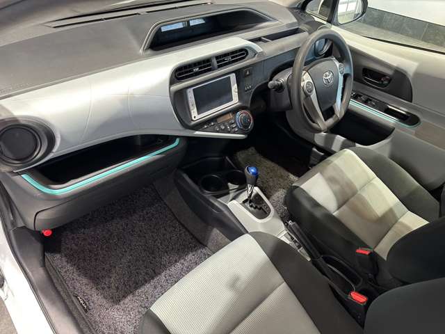 トヨタ アクア １．５ Ｓ H25年 (近畿) 99