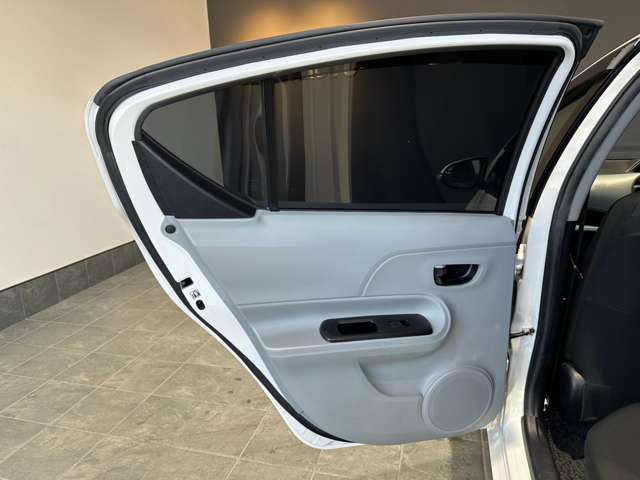 トヨタ アクア １．５ Ｓ H25年 (近畿) 99