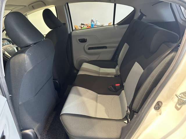 トヨタ アクア １．５ Ｓ H25年 (近畿) 99