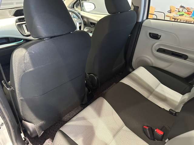 トヨタ アクア １．５ Ｓ H25年 (近畿) 99