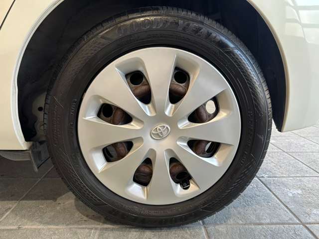 トヨタ アクア １．５ Ｓ H25年 (近畿) 99