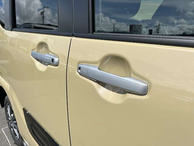 ダイハツ タント ６６０ ファンクロス リミテッド ４ＷＤ R7年 () 99