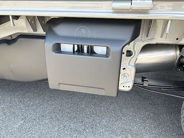 スズキ キャリイトラック ６６０ ＫＣエアコン・パワステ ３方開 ４ＷＤ R7年 () 99