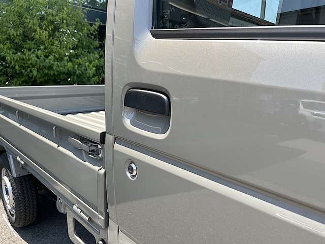 スズキ キャリイトラック ６６０ ＫＣエアコン・パワステ ３方開 ４ＷＤ R7年 () 99