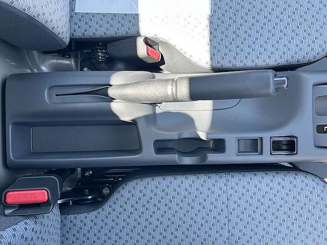 スズキ キャリイトラック ６６０ ＫＣエアコン・パワステ ３方開 ４ＷＤ R7年 () 99