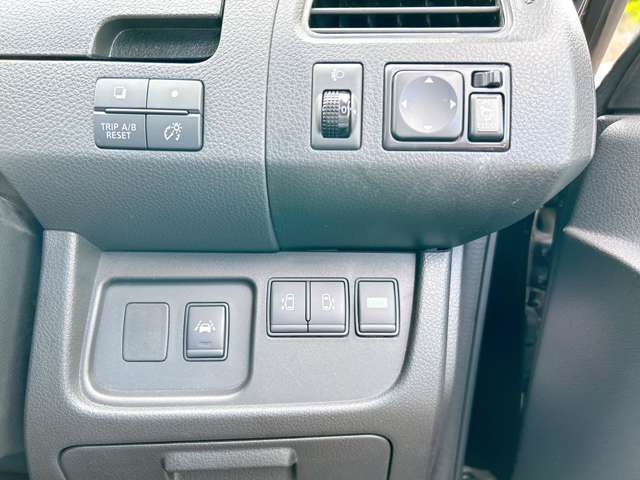 日産 セレナ ２．０ ２０Ｘ Ｓ－ＨＹＢＲＩＤ H26年 (九州・沖縄) 99