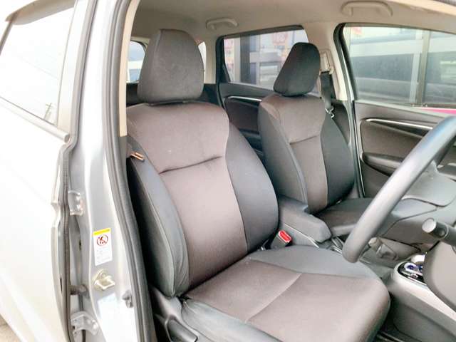 ホンダ フィット　ハイブリッド １．５ ハイブリッド Ｆパッケージ H27年 (九州・沖縄) 99