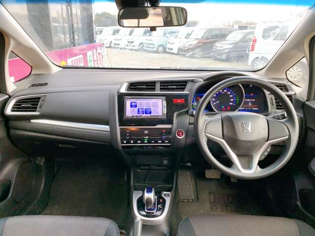 ホンダ フィット　ハイブリッド １．５ ハイブリッド Ｆパッケージ H27年 (九州・沖縄) 99