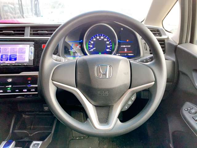ホンダ フィット　ハイブリッド １．５ ハイブリッド Ｆパッケージ H27年 (九州・沖縄) 99