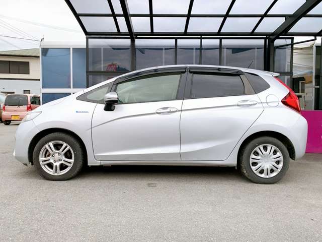 ホンダ フィット　ハイブリッド １．５ ハイブリッド Ｆパッケージ H27年 (九州・沖縄) 99