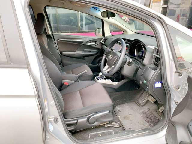 ホンダ フィット　ハイブリッド １．５ ハイブリッド Ｆパッケージ H27年 (九州・沖縄) 99