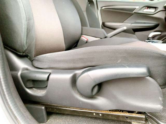 ホンダ フィット　ハイブリッド １．５ ハイブリッド Ｆパッケージ H27年 (九州・沖縄) 99