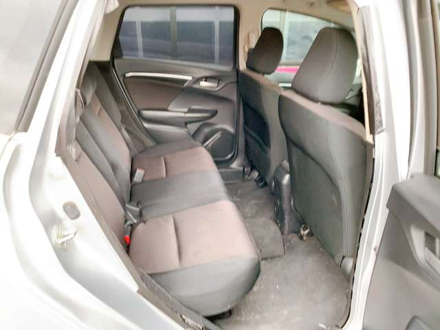 ホンダ フィット　ハイブリッド １．５ ハイブリッド Ｆパッケージ H27年 (九州・沖縄) 99