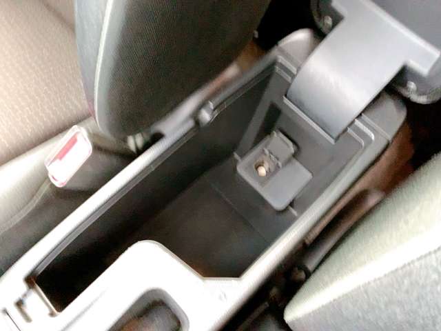 ホンダ フィット　ハイブリッド １．５ ハイブリッド Ｆパッケージ H27年 (九州・沖縄) 99