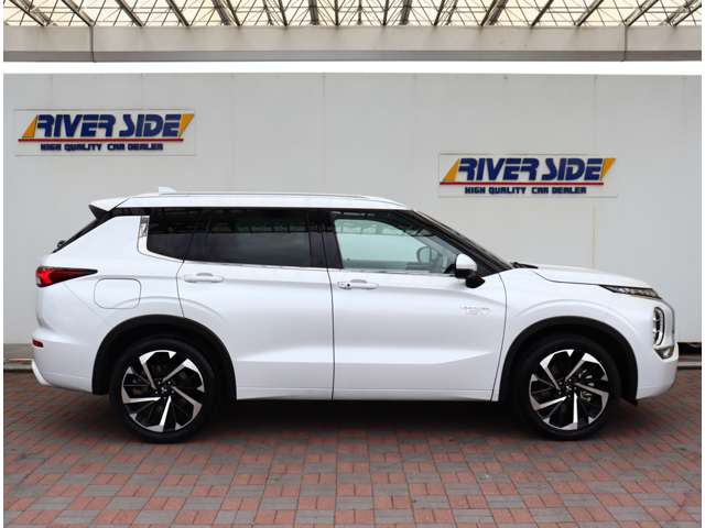 三菱 アウトランダーＰＨＥＶ ＰＨＥＶ ２．４ Ｐ ４ＷＤ R4年 (関東) 99