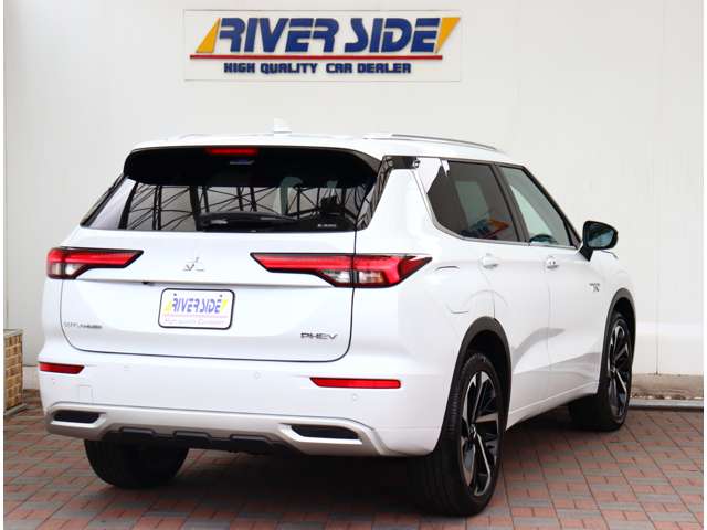 三菱 アウトランダーＰＨＥＶ ＰＨＥＶ ２．４ Ｐ ４ＷＤ R4年 (関東) 99
