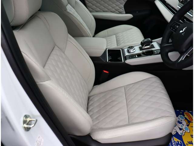 三菱 アウトランダーＰＨＥＶ ＰＨＥＶ ２．４ Ｐ ４ＷＤ R4年 (関東) 99