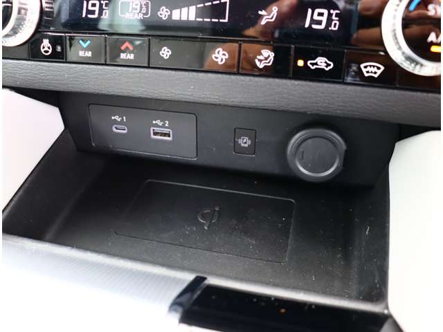 三菱 アウトランダーＰＨＥＶ ＰＨＥＶ ２．４ Ｐ ４ＷＤ R4年 (関東) 99