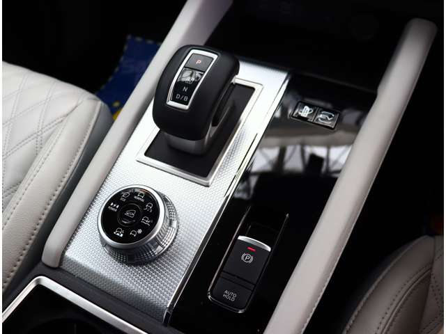 三菱 アウトランダーＰＨＥＶ ＰＨＥＶ ２．４ Ｐ ４ＷＤ R4年 (関東) 99