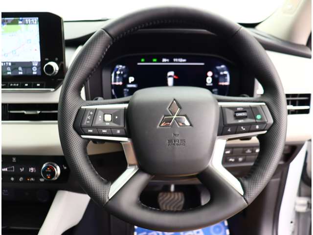 三菱 アウトランダーＰＨＥＶ ＰＨＥＶ ２．４ Ｐ ４ＷＤ R4年 (関東) 99