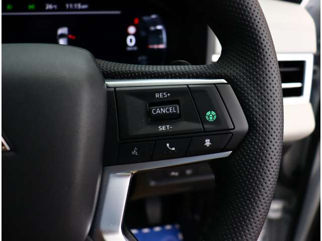 三菱 アウトランダーＰＨＥＶ ＰＨＥＶ ２．４ Ｐ ４ＷＤ R4年 (関東) 99